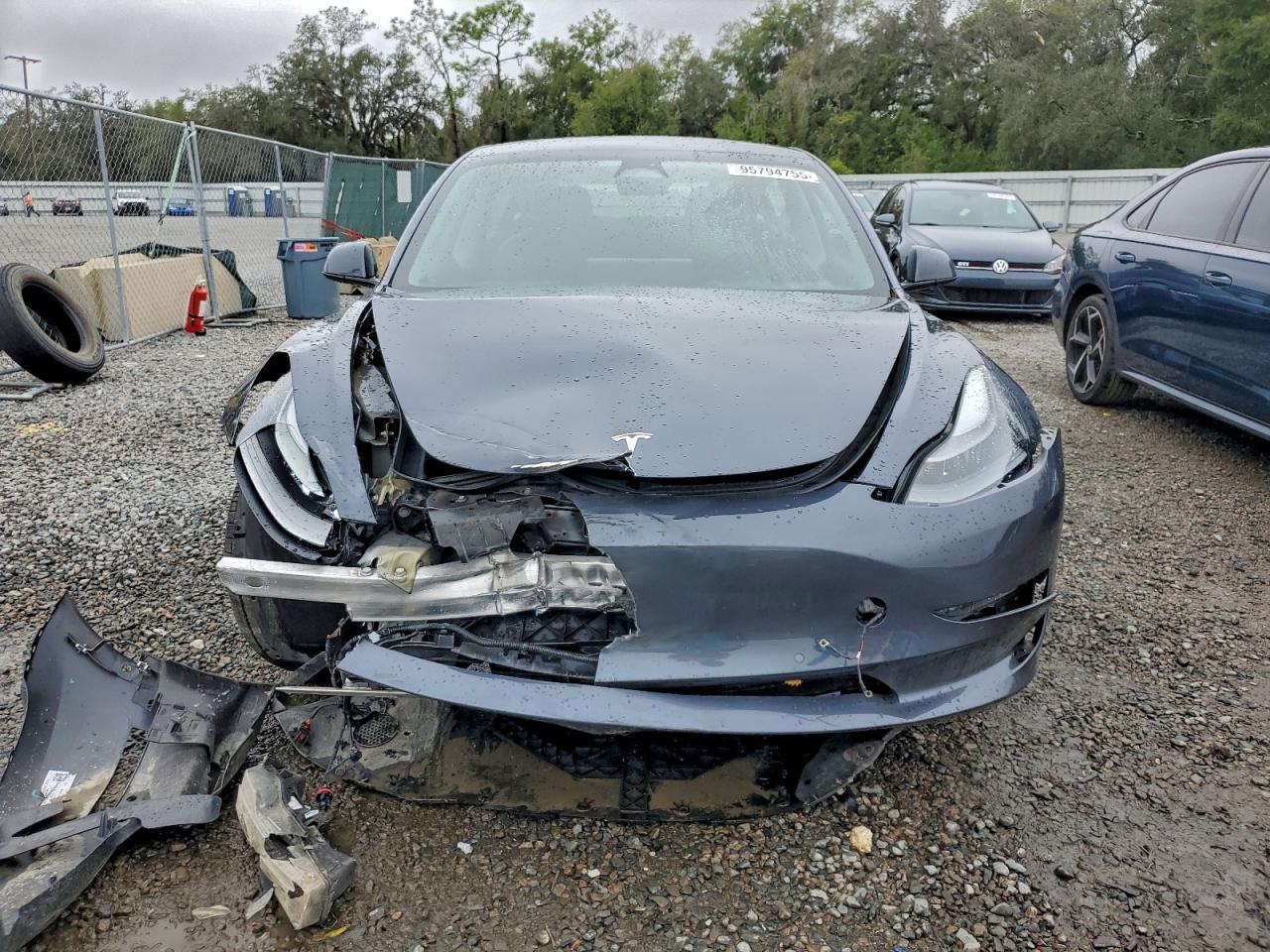 2022 Tesla Model 3 - zdjęcie 5