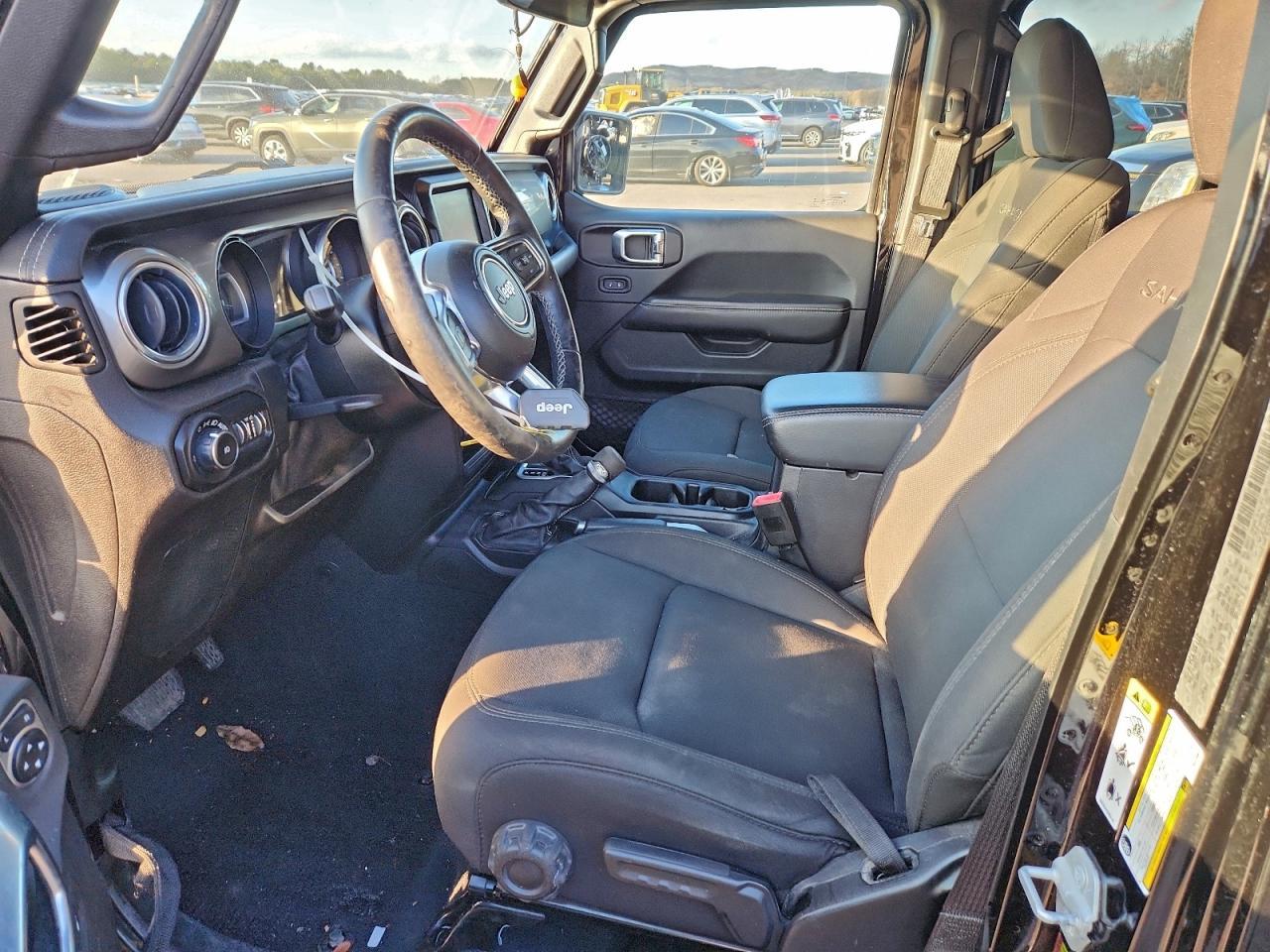 2018 Jeep Wrangler Unlimited Sahara - zdjęcie 7