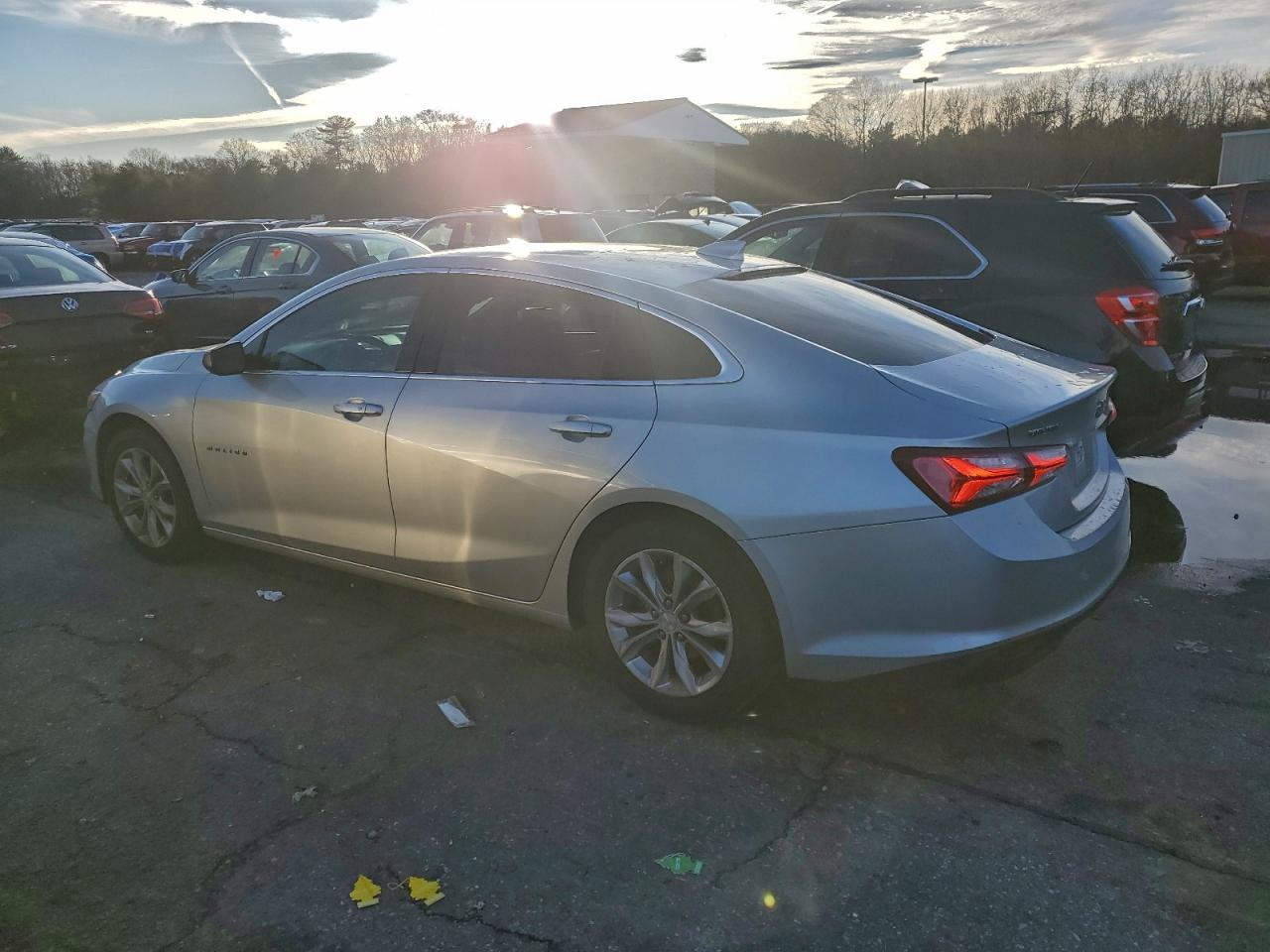 2021 Chevrolet Malibu Lt - zdjęcie 2