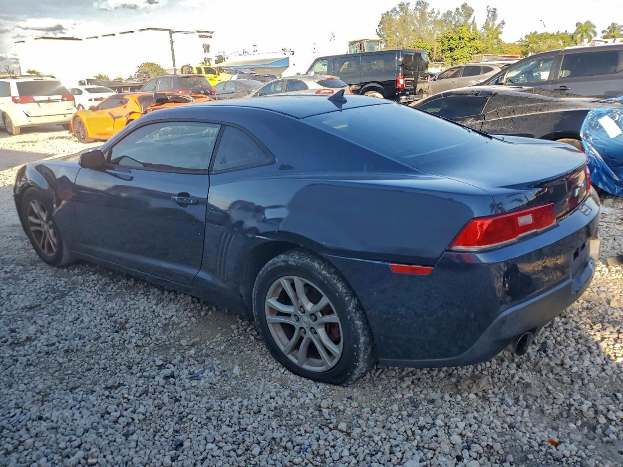 2015 Chevrolet Camaro Ls - zdjęcie 2