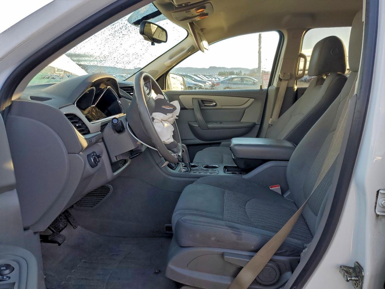 2016 Chevrolet Traverse Ls - zdjęcie 8