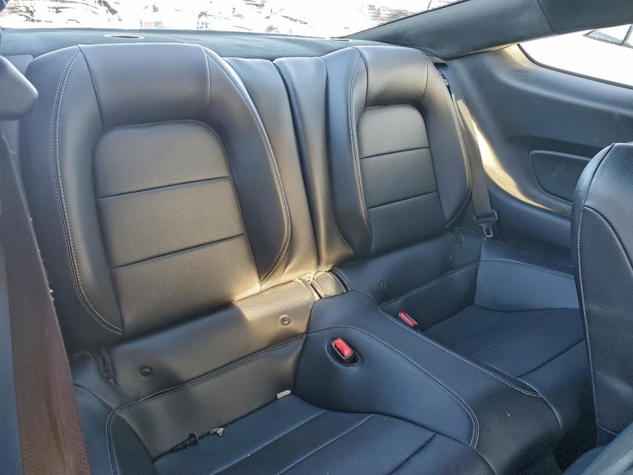 2016 Ford Mustang - zdjęcie 10