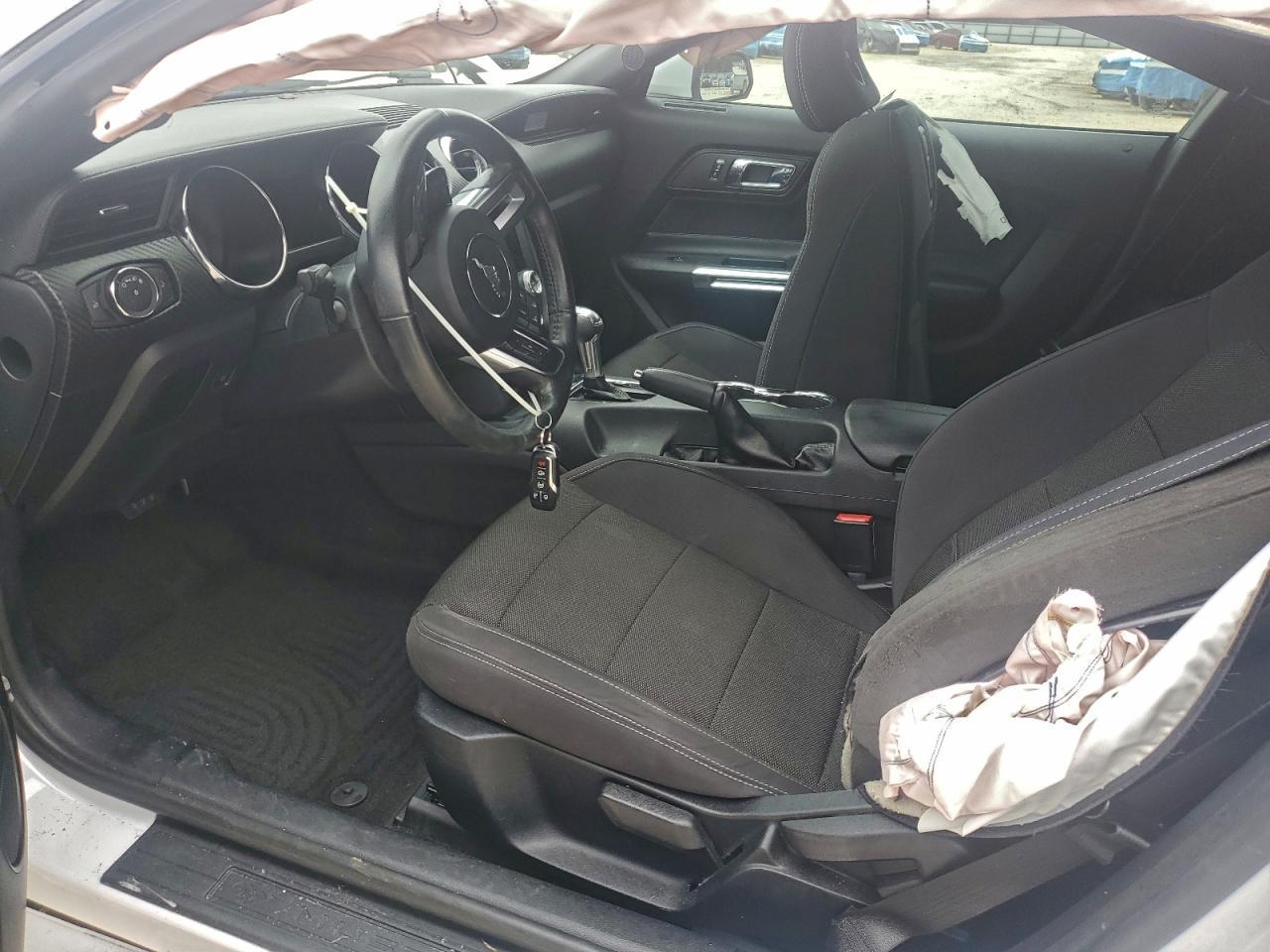 2017 Ford Mustang - zdjęcie 7