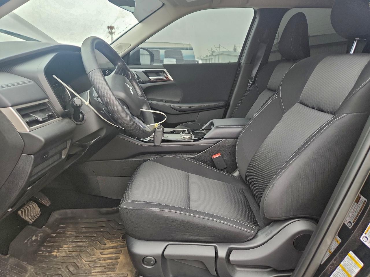 2025 Mitsubishi Outlander Es - zdjęcie 7