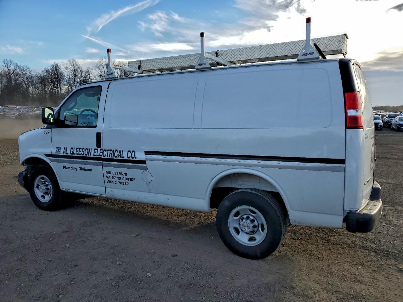 2025 Chevrolet Express G3500 - zdjęcie 2