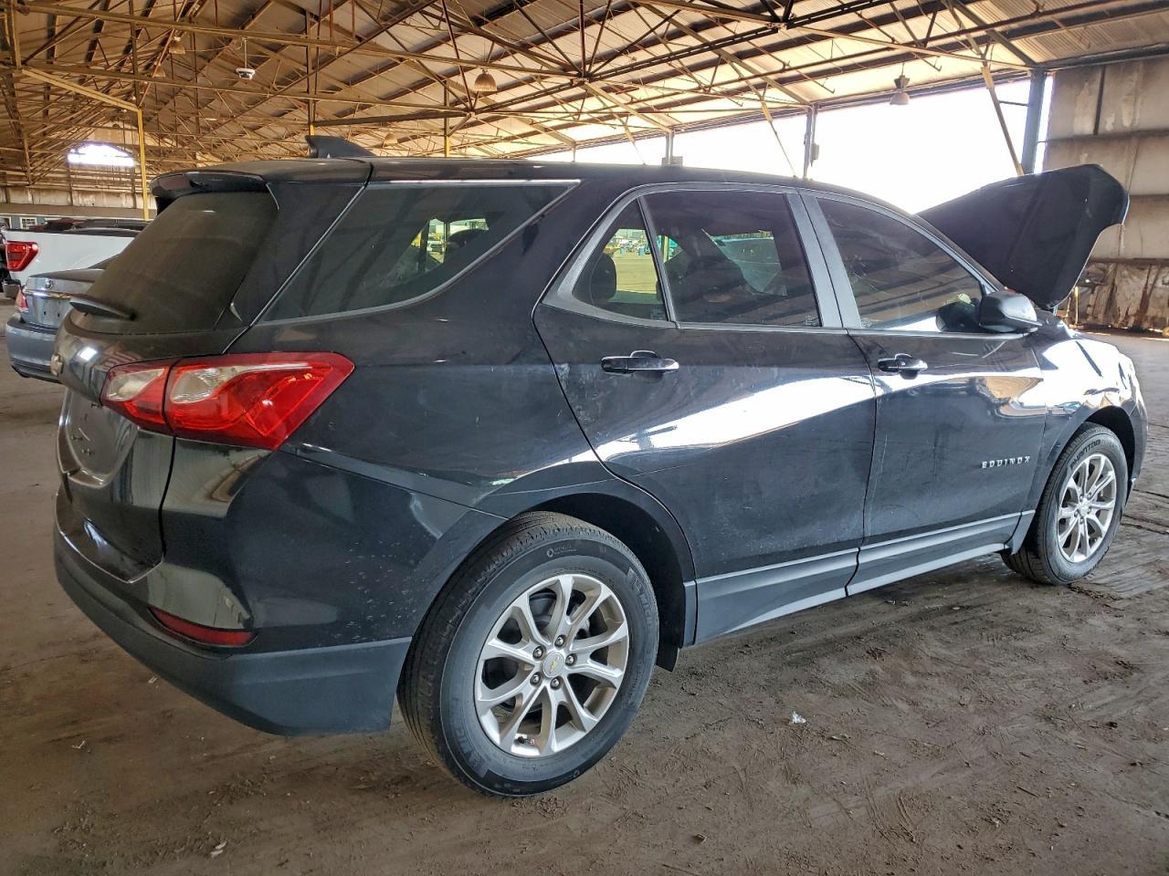 2021 Chevrolet Equinox Ls - zdjęcie 3