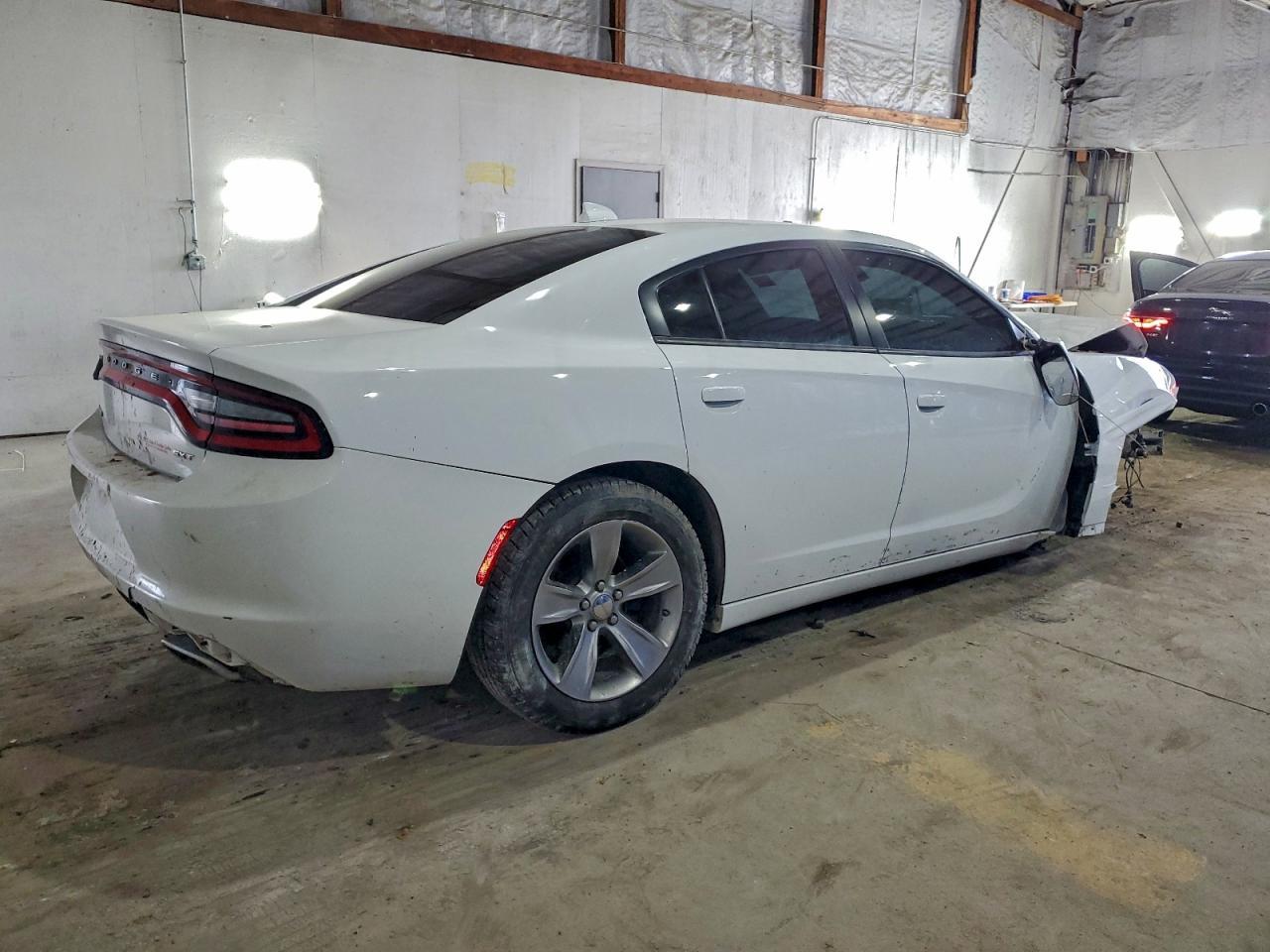 2016 Dodge Charger Sxt - zdjęcie 3