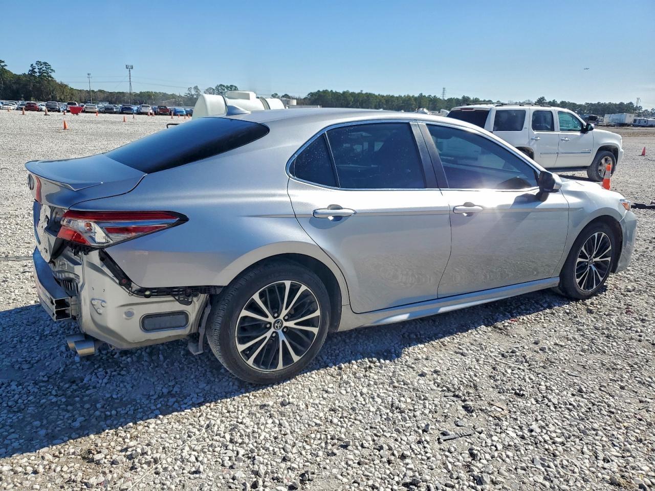 2019 Toyota Camry L - zdjęcie 3