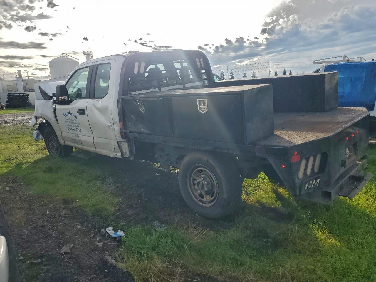 2020 Ford F250 Super Duty - zdjęcie 2