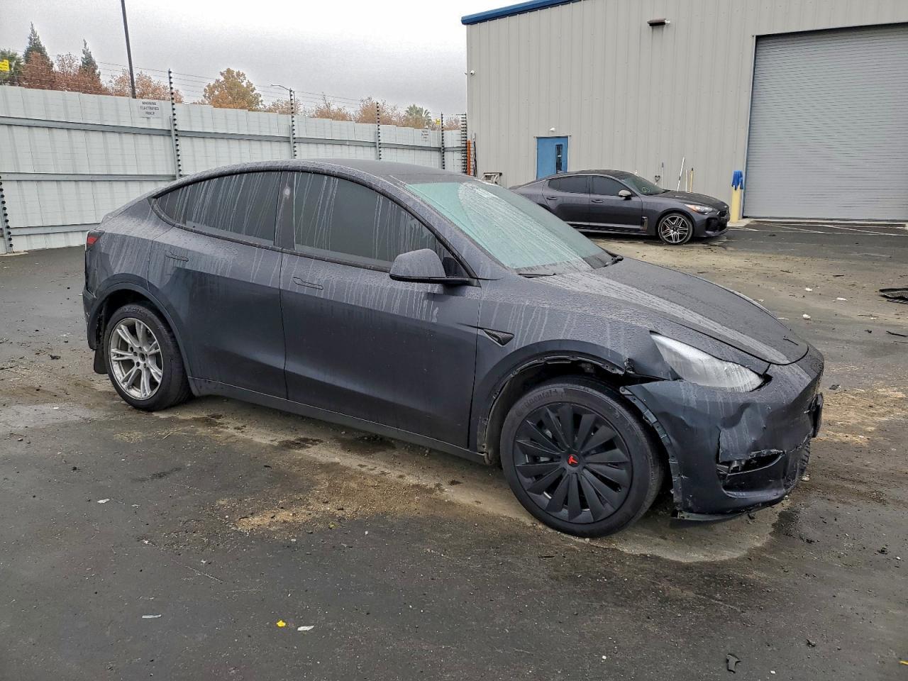 2024 Tesla Model Y - zdjęcie 4