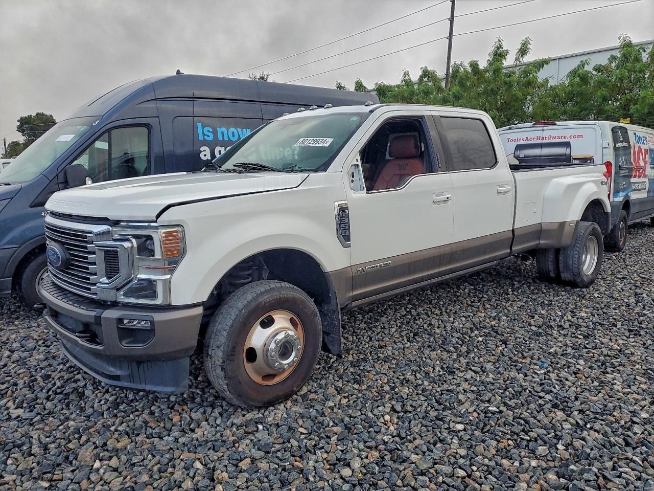 2022 Ford F350 Super Duty - zdjęcie główne