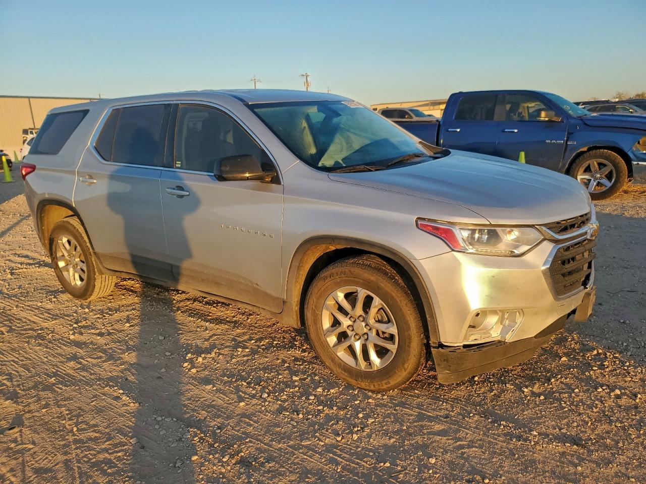 2018 Chevrolet Traverse Ls - zdjęcie 4