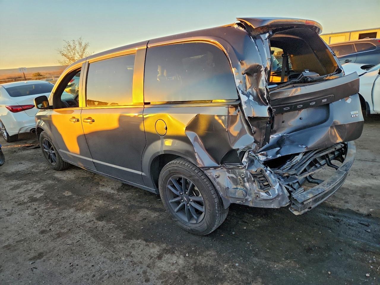 2019 Dodge Grand Caravan Gt - zdjęcie 2