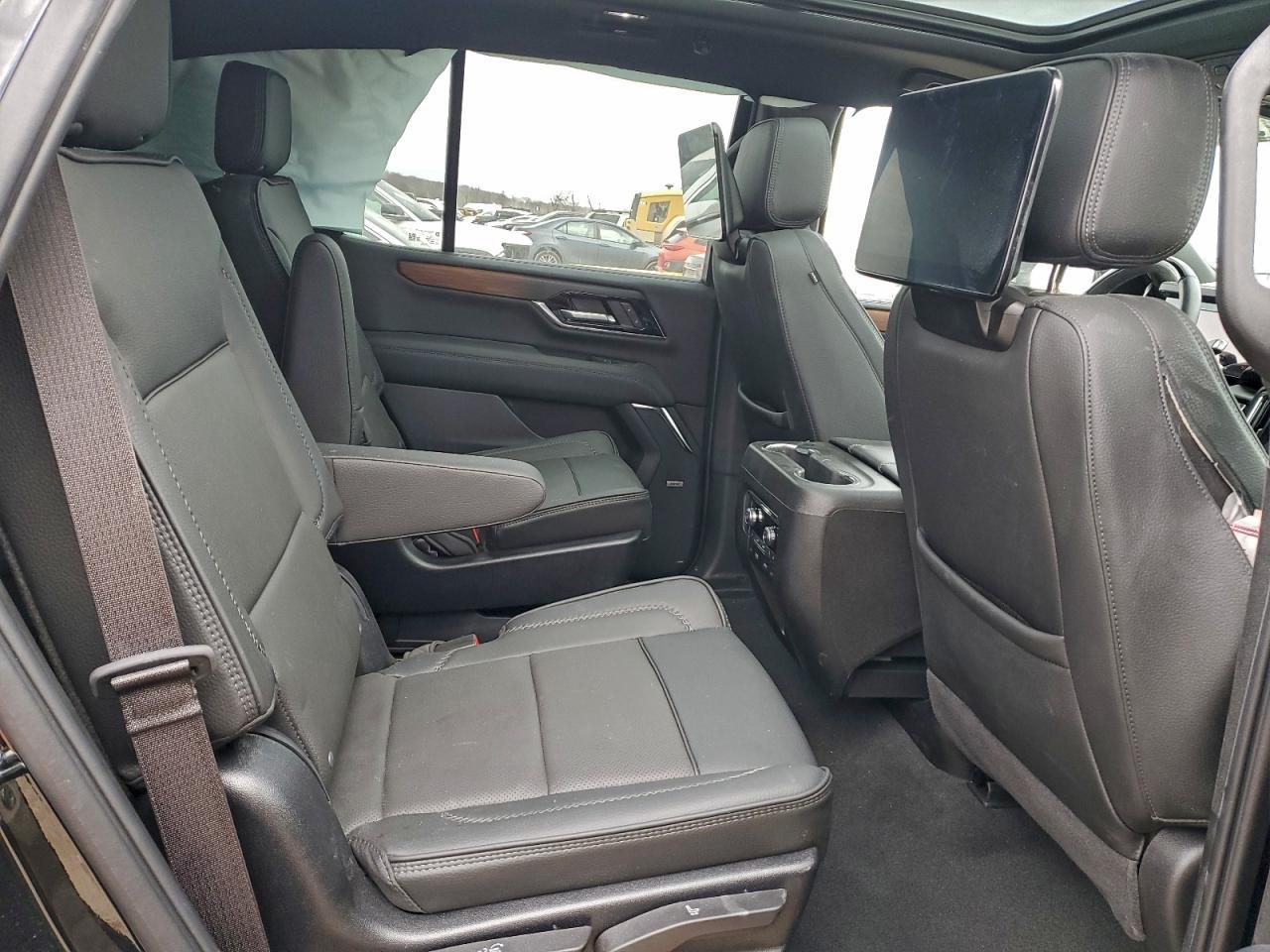 2025 GMC Yukon Denali - zdjęcie 11