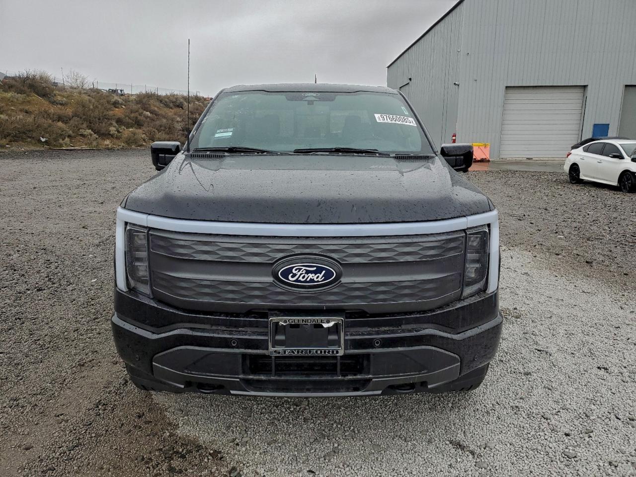 2025 Ford F150 Lightning Lariat - zdjęcie 5