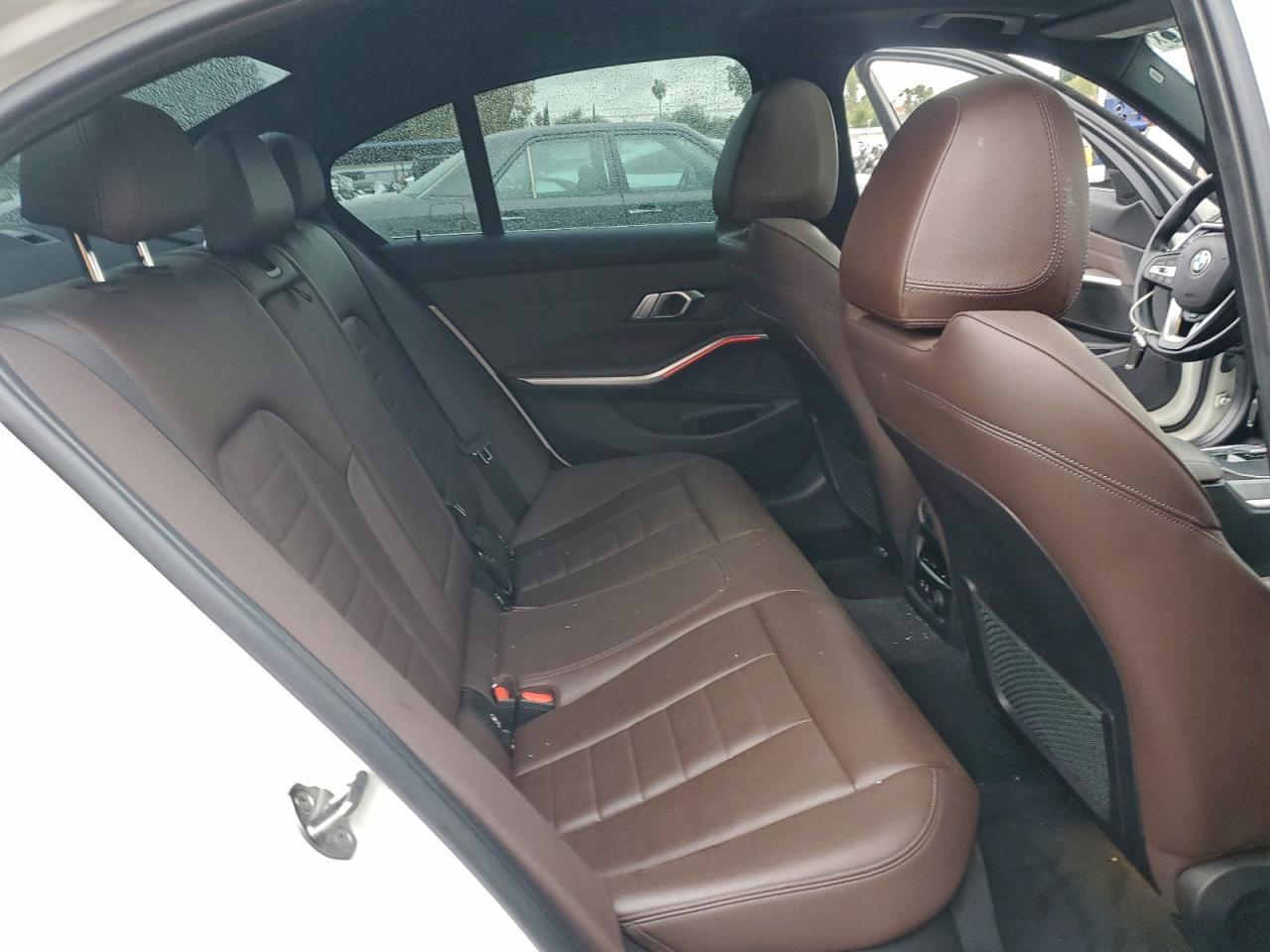 2019 BMW 330I - zdjęcie 10