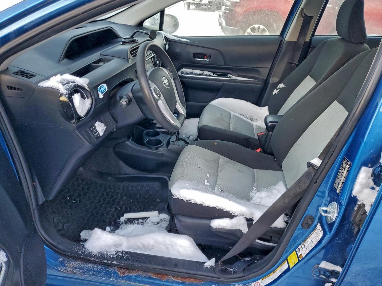 2015 Toyota Prius c - zdjęcie 7