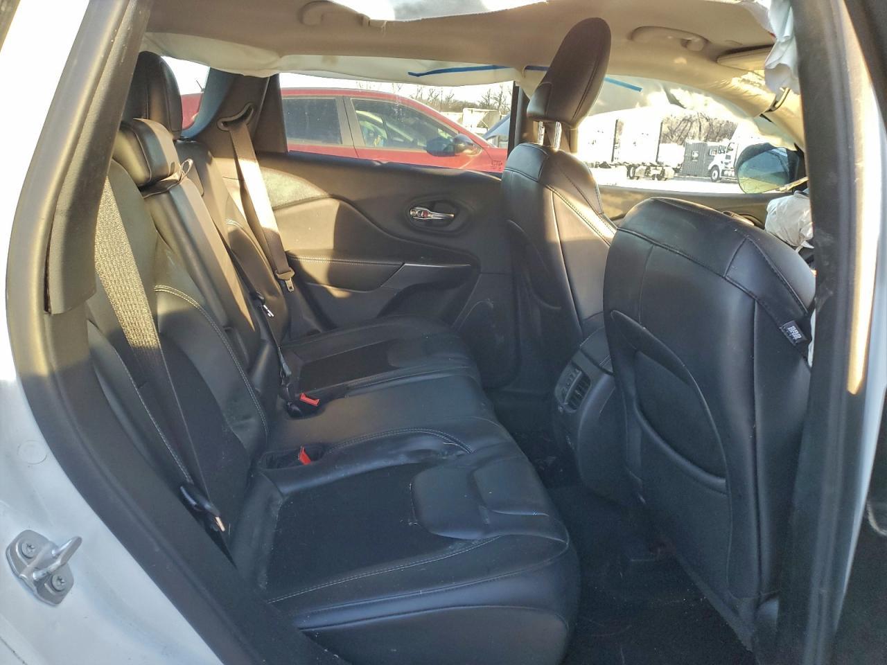 2021 Jeep Cherokee Latitude Plus - zdjęcie 10