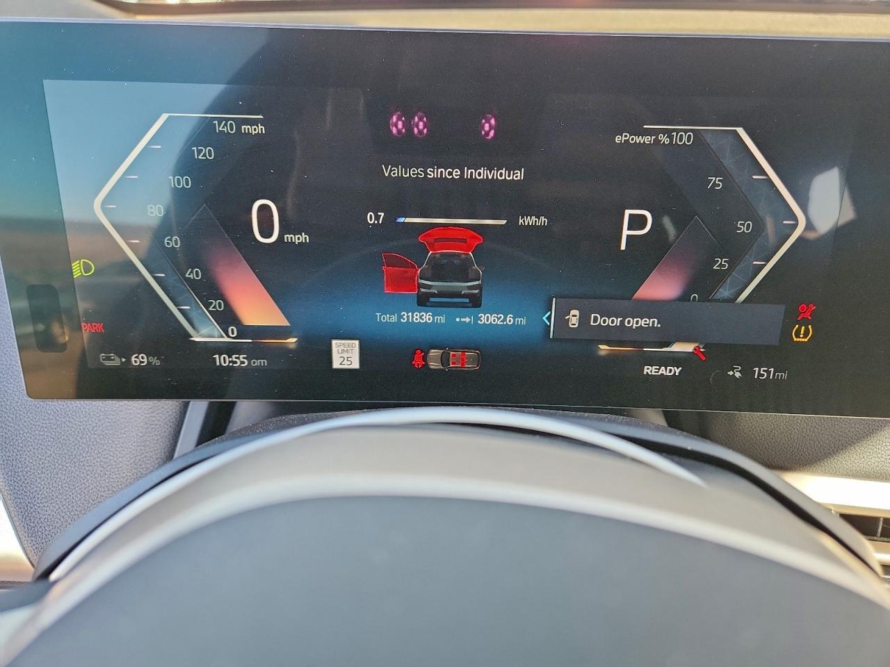 2022 BMW Ix xDrive50 - zdjęcie 9