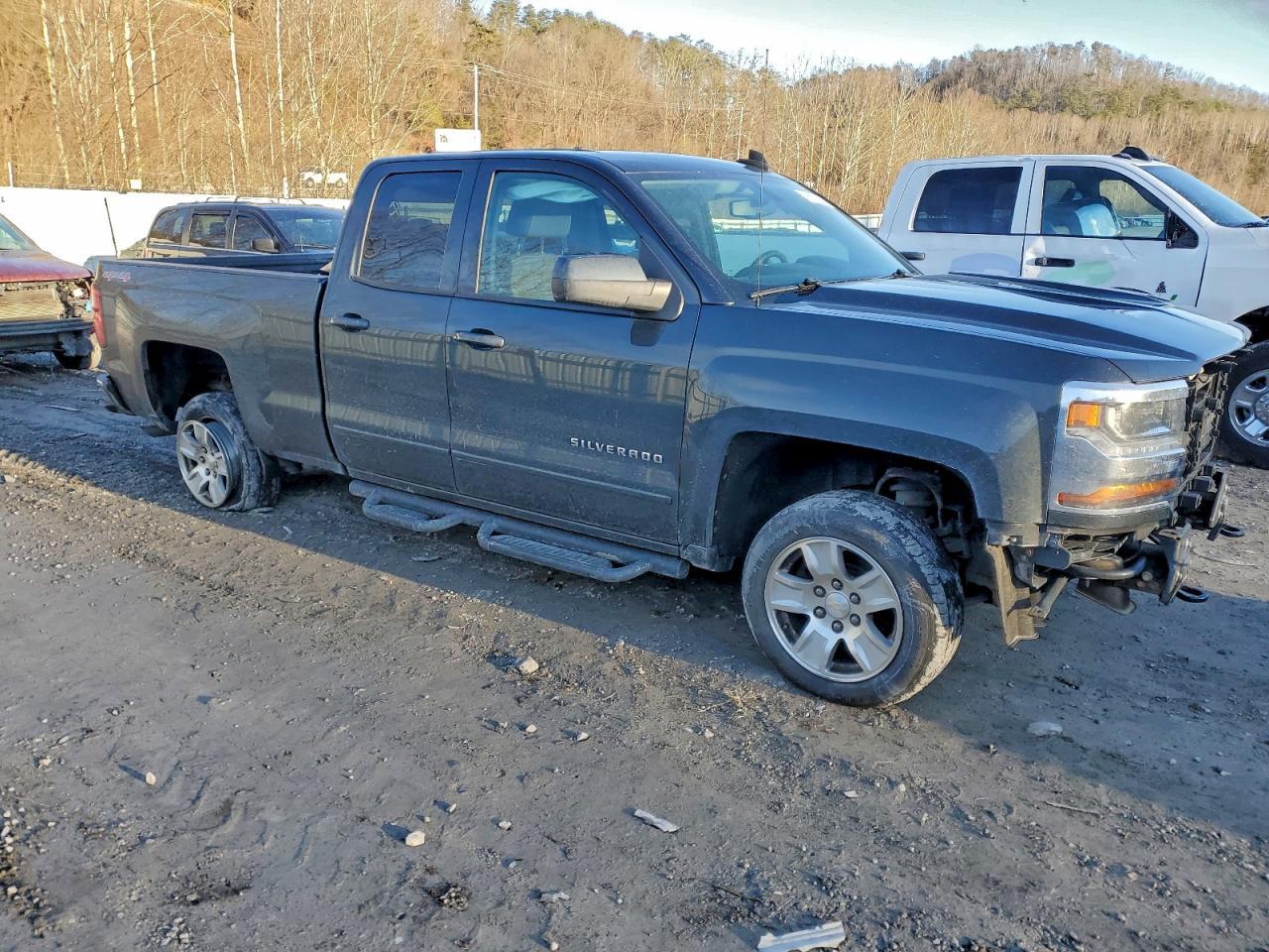 2017 Chevrolet Silverado K1500 Lt - zdjęcie 4