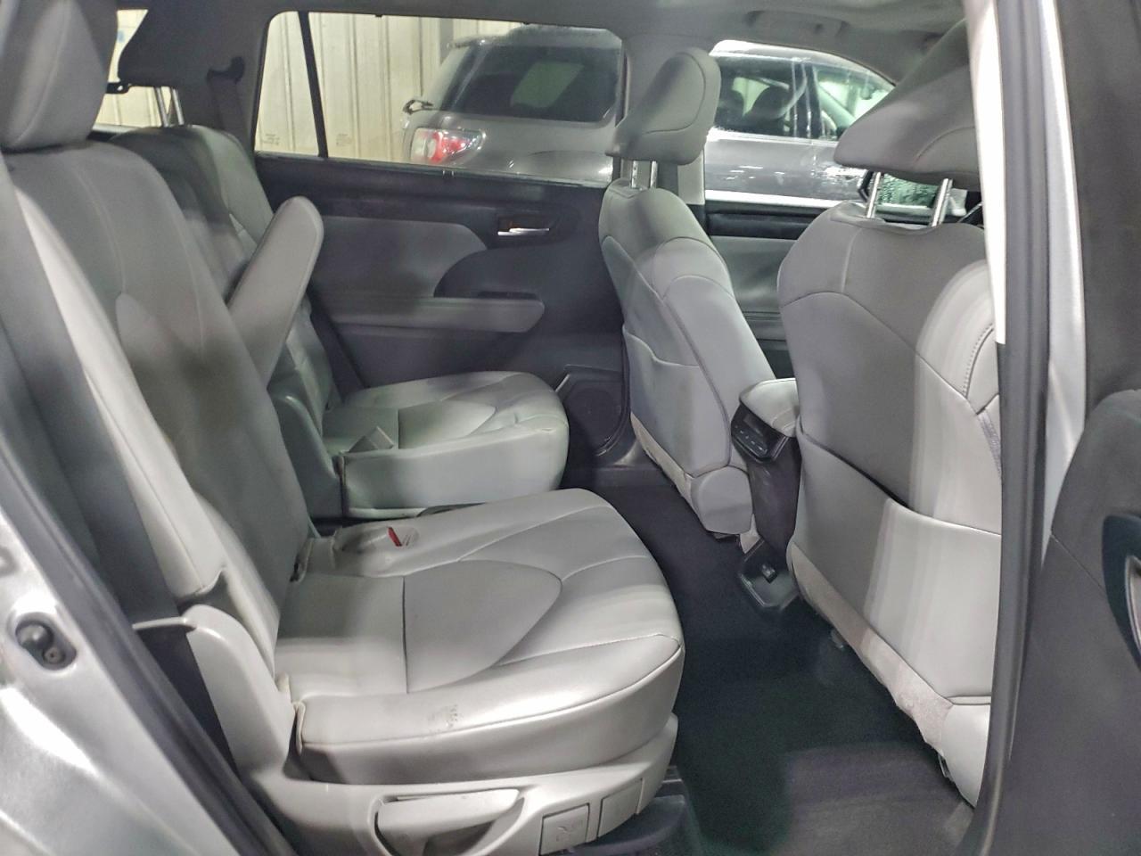 2022 Toyota Highlander Hybrid Xle - zdjęcie 11