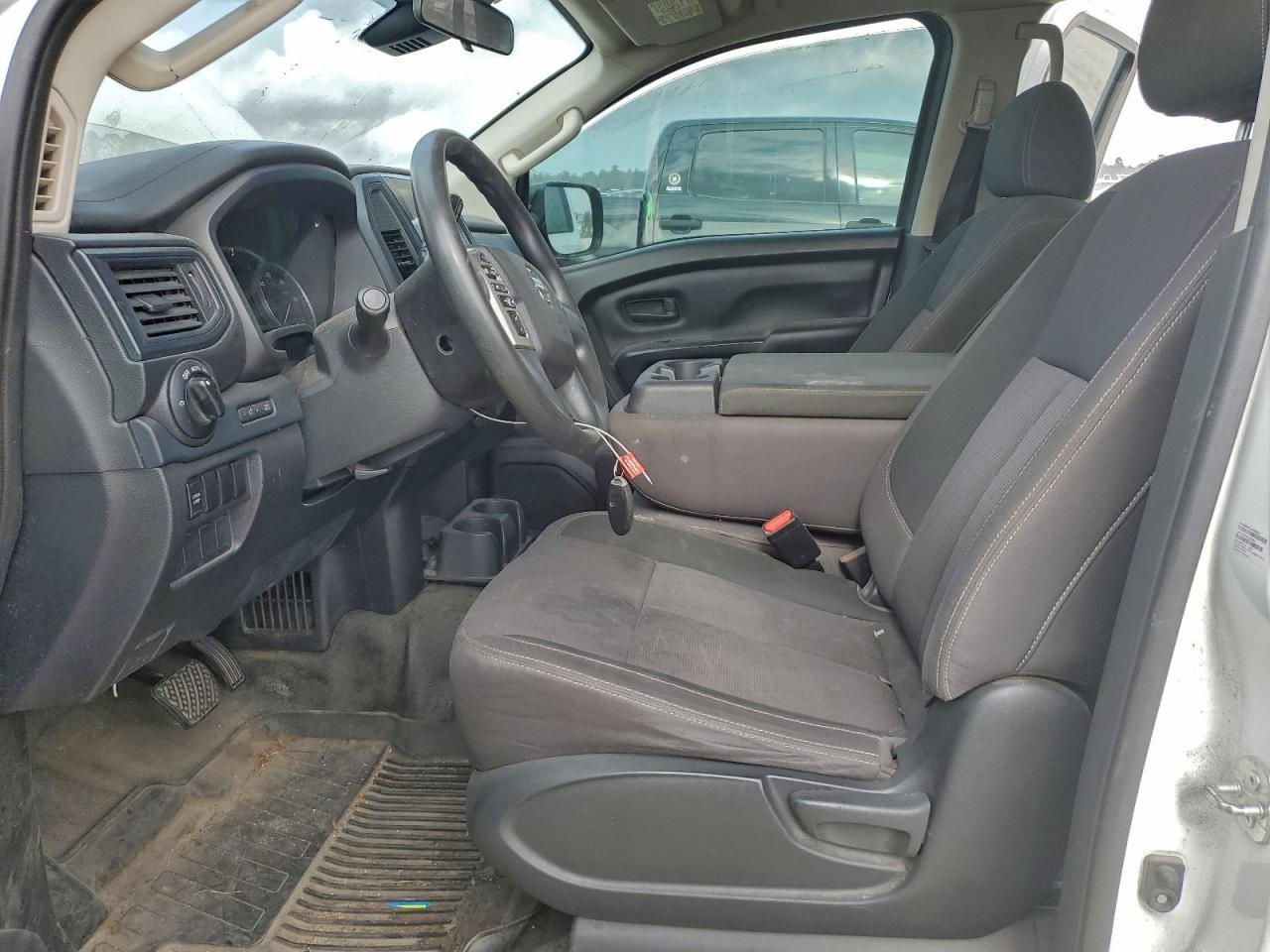 2022 Nissan Titan Xd S - zdjęcie 7