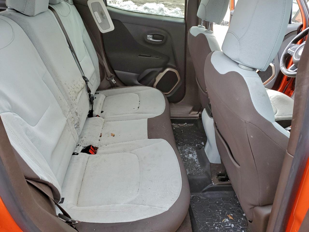 2015 Jeep Renegade Latitude - zdjęcie 11