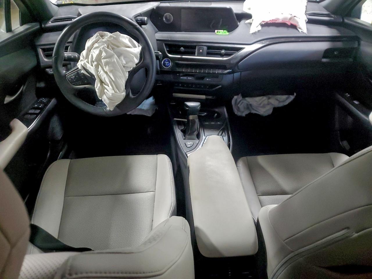 2021 Lexus Ux 250H - zdjęcie 8