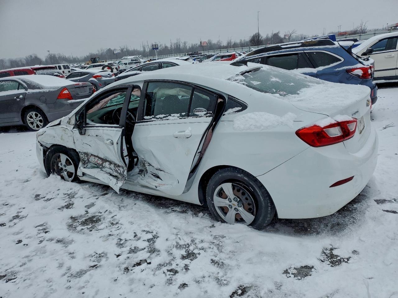 2017 Chevrolet Cruze Ls - zdjęcie 2