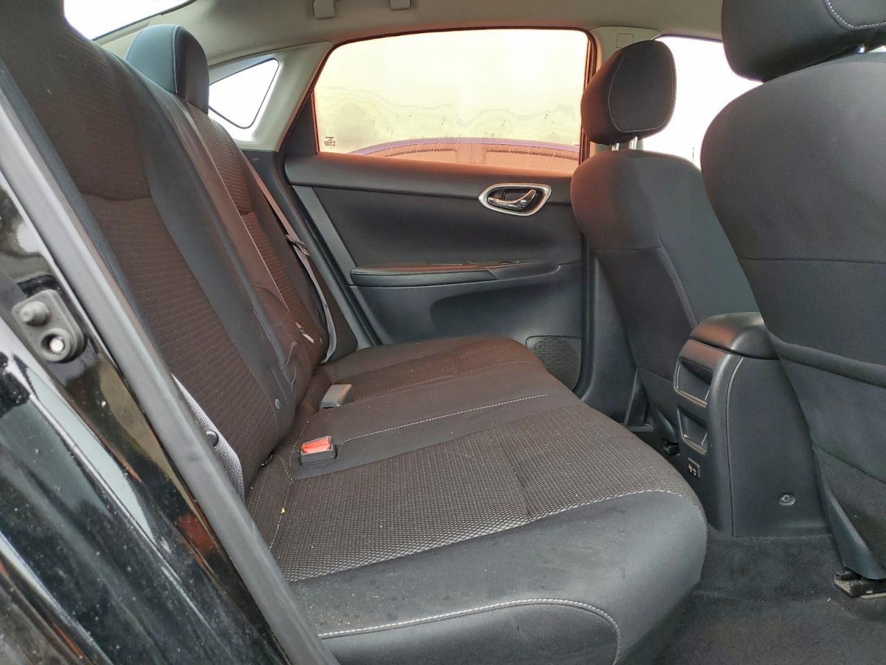 2019 Nissan Sentra S - zdjęcie 10