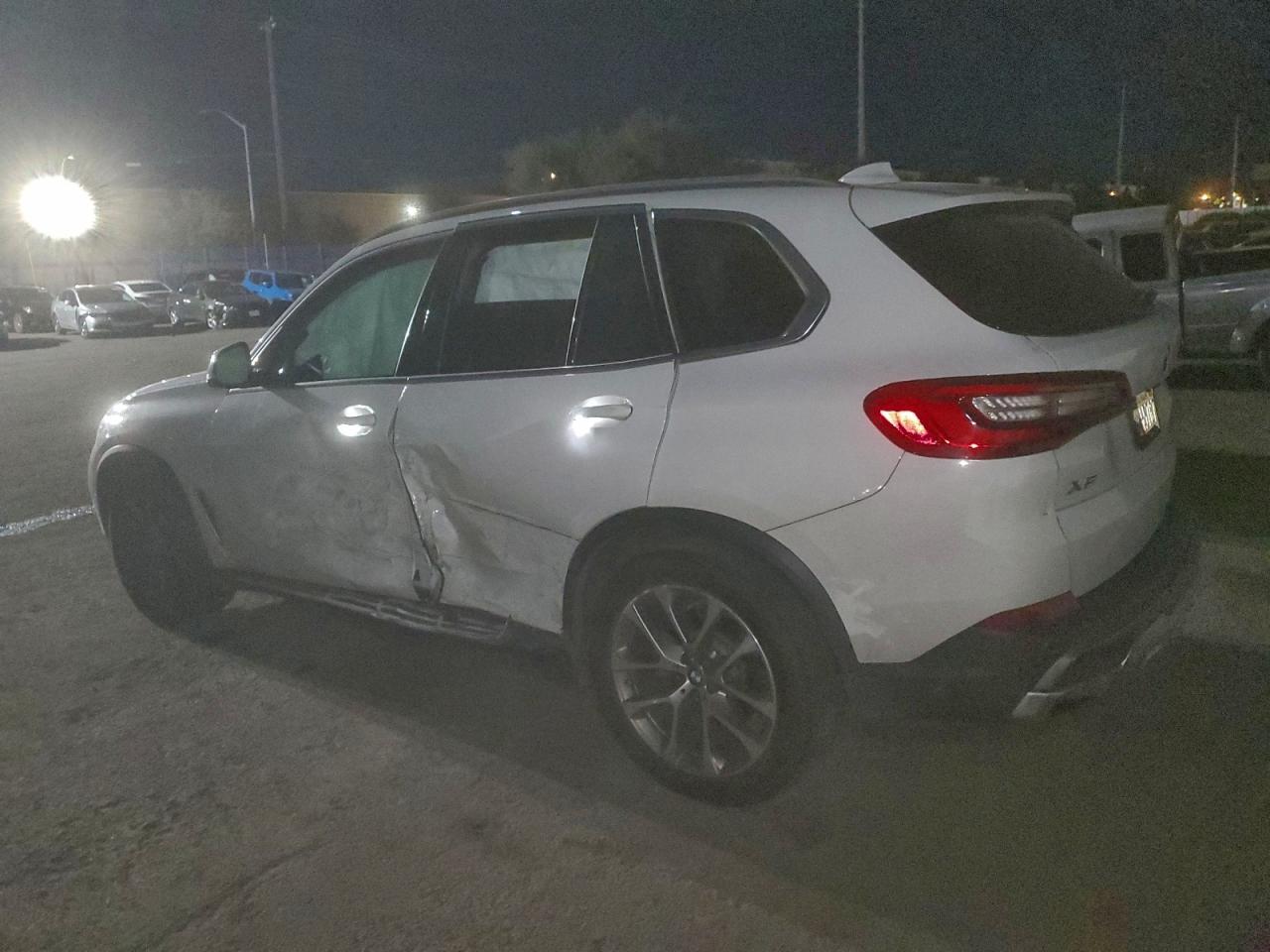 2019 BMW X5 xDrive40I - zdjęcie 2