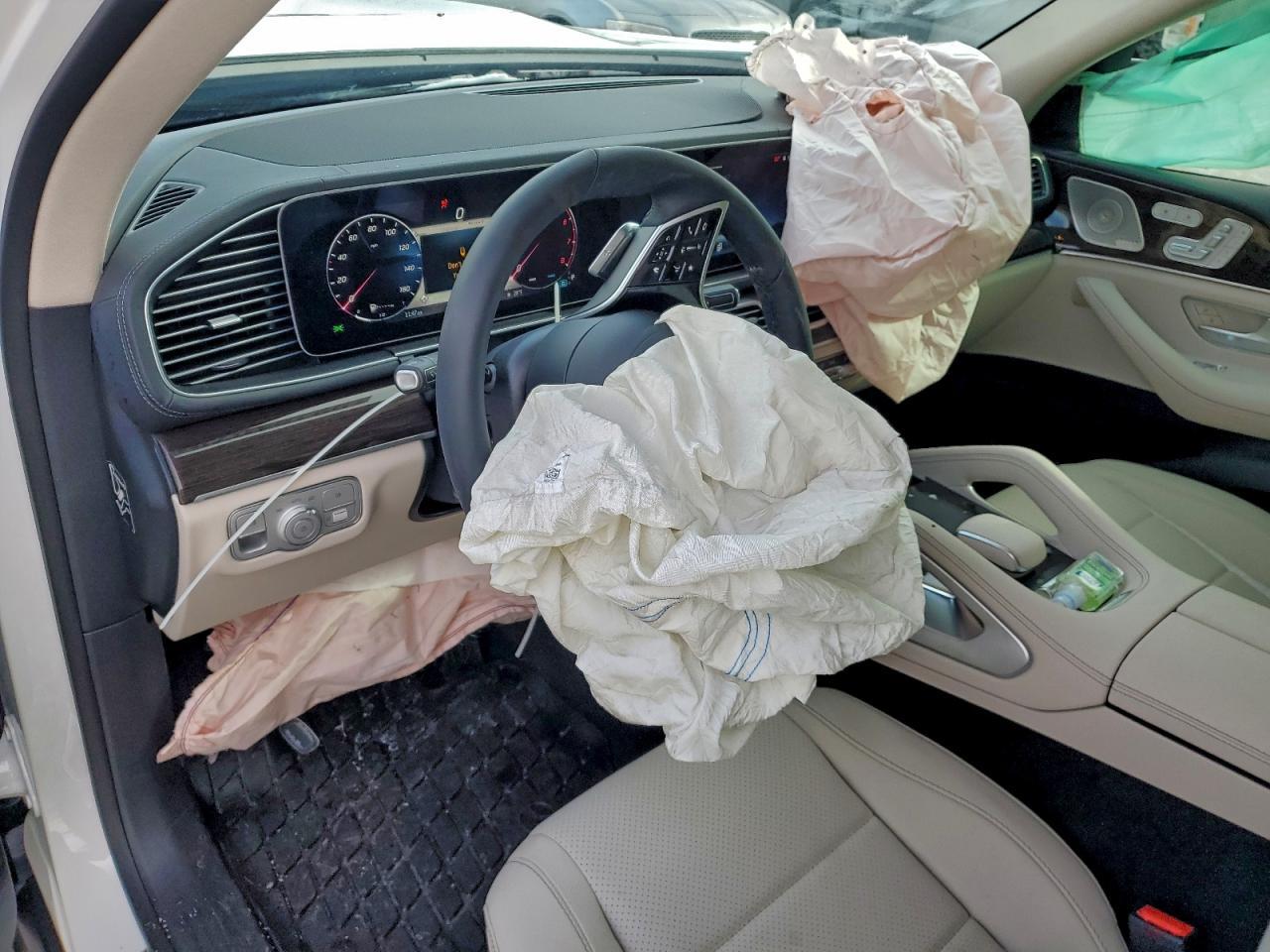 2026 Mercedes-Benz Gls 450 4Matic - zdjęcie 8