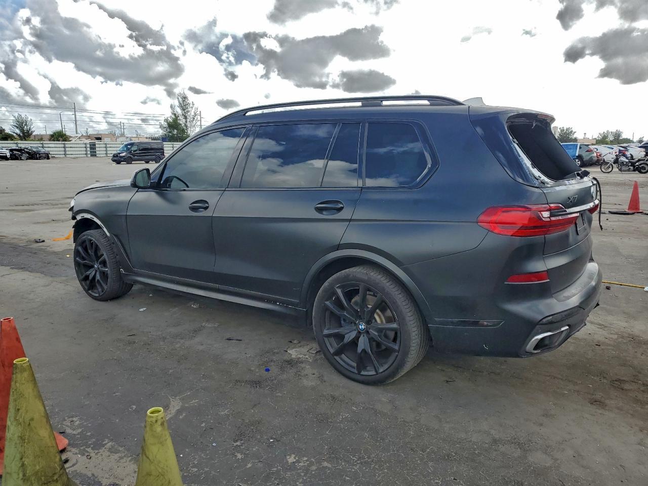 2019 BMW X7 xDrive40I - zdjęcie 2