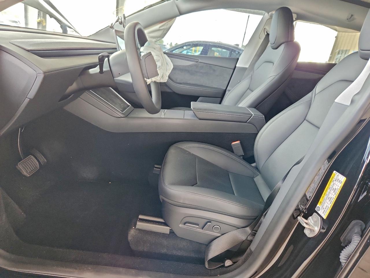 2026 Tesla Model Y - zdjęcie 7