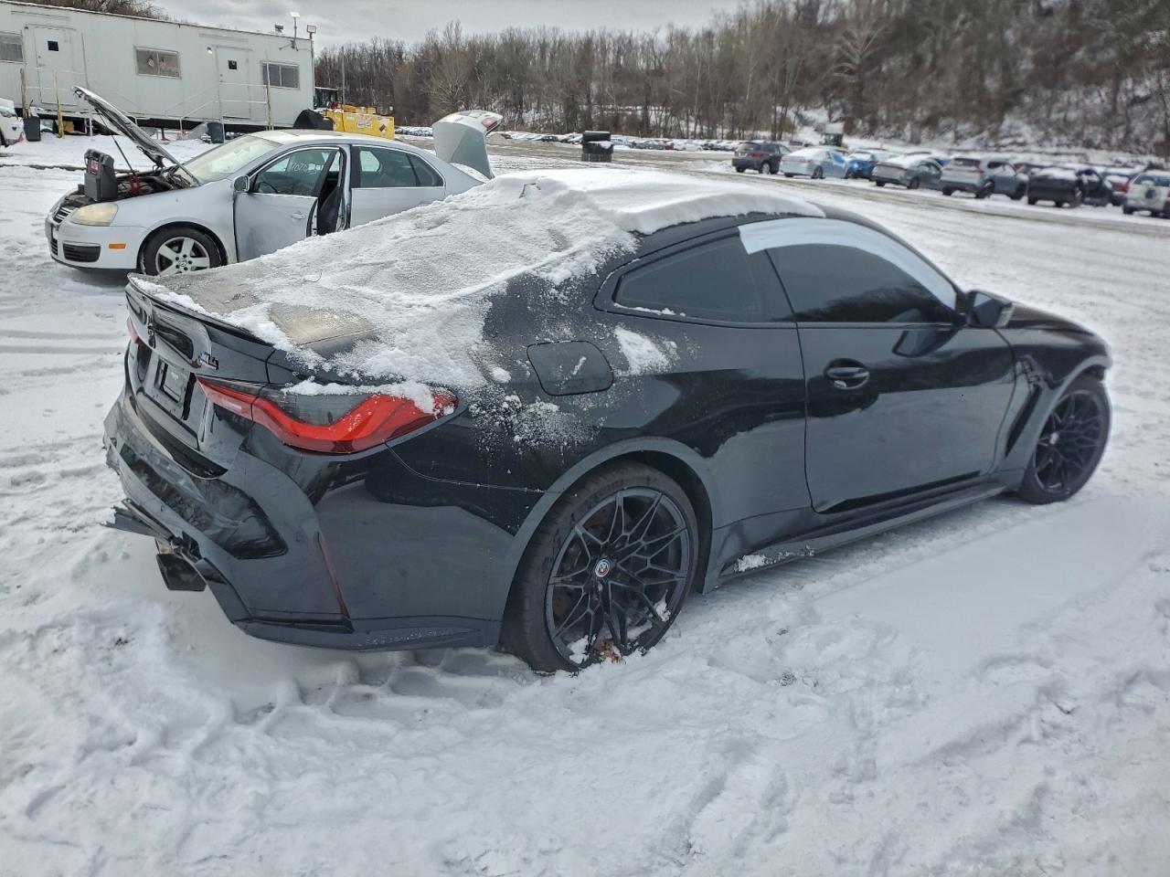 2023 BMW M4 Competition - zdjęcie 3