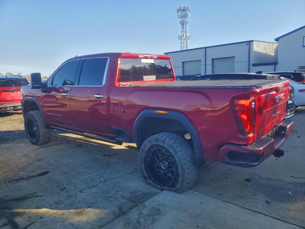 2024 GMC Sierra K2500 Denali - zdjęcie 2