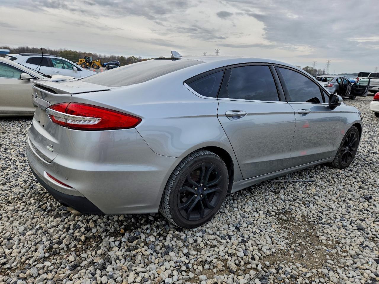 2020 Ford Fusion - zdjęcie 3