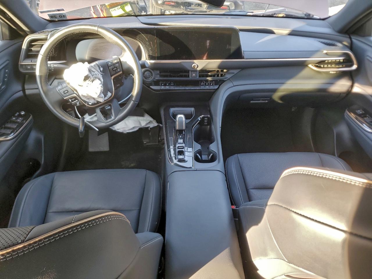 2025 Toyota Crown Signia Xle - zdjęcie 8