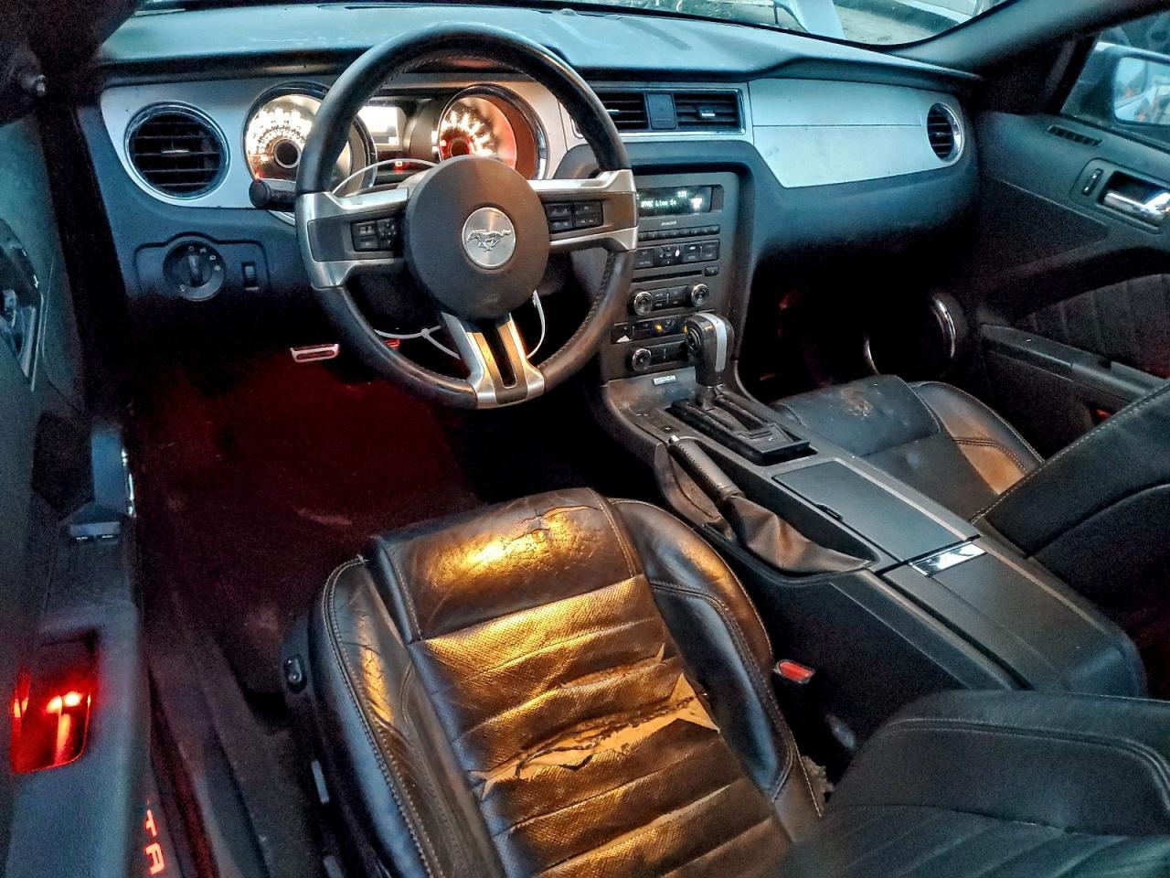 2013 Ford Mustang - zdjęcie 8