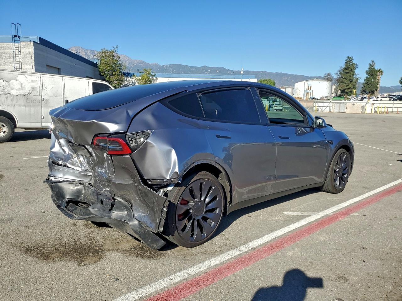 2024 Tesla Model Y - zdjęcie 3