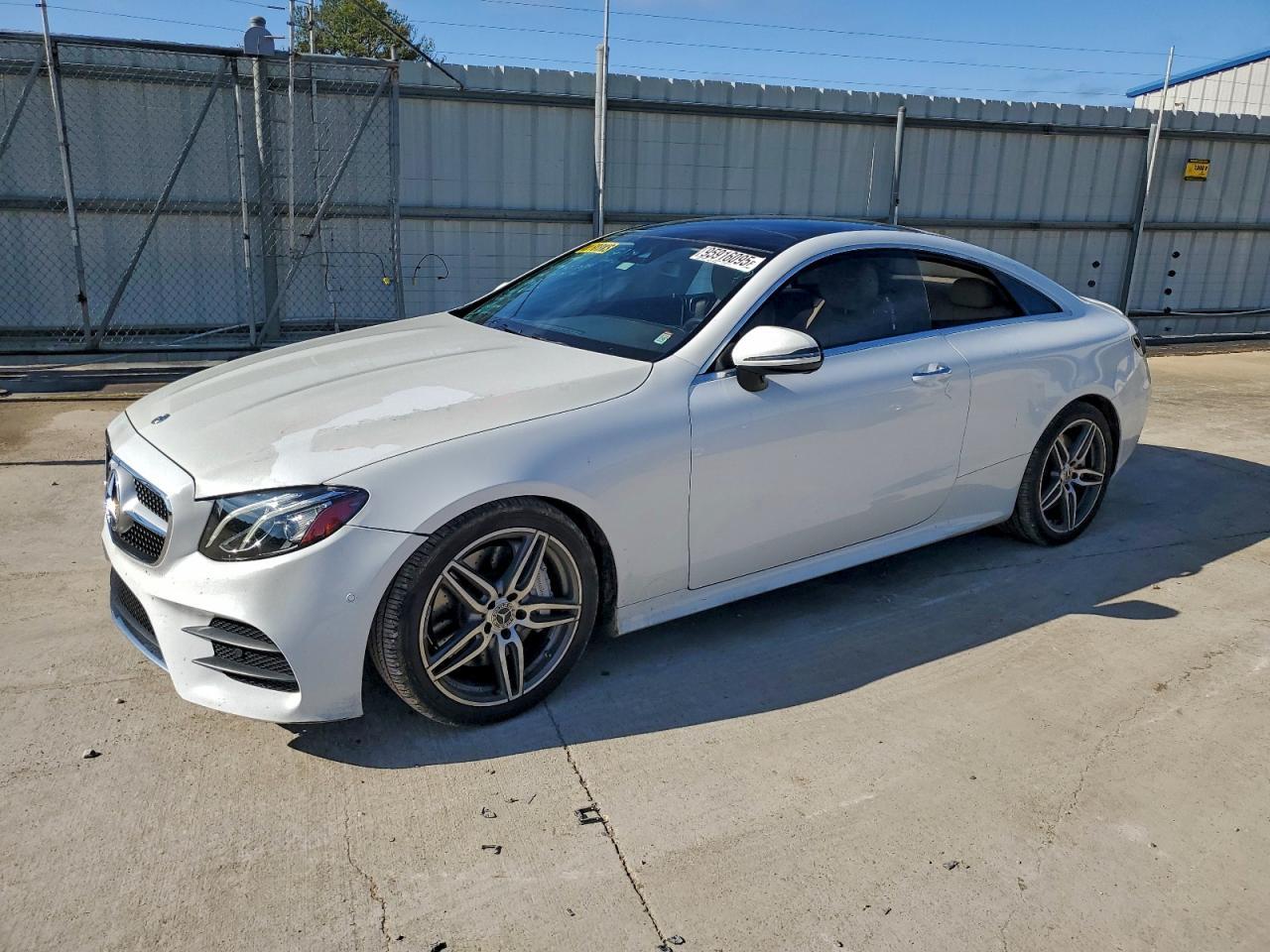 2018 Mercedes-Benz E 400 - zdjęcie główne