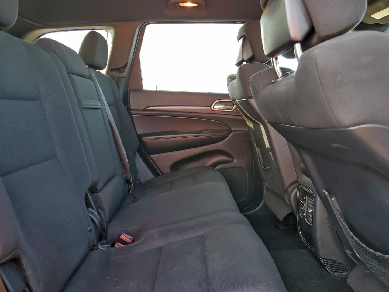 2014 Jeep Grand Cherokee Laredo - zdjęcie 11