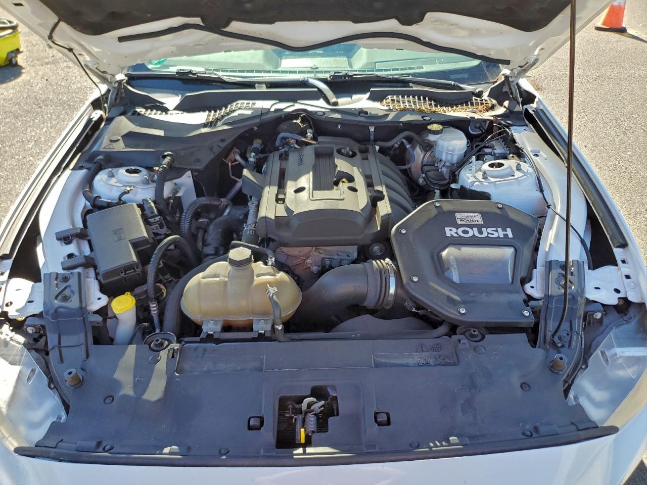 2019 Ford Mustang - zdjęcie 11