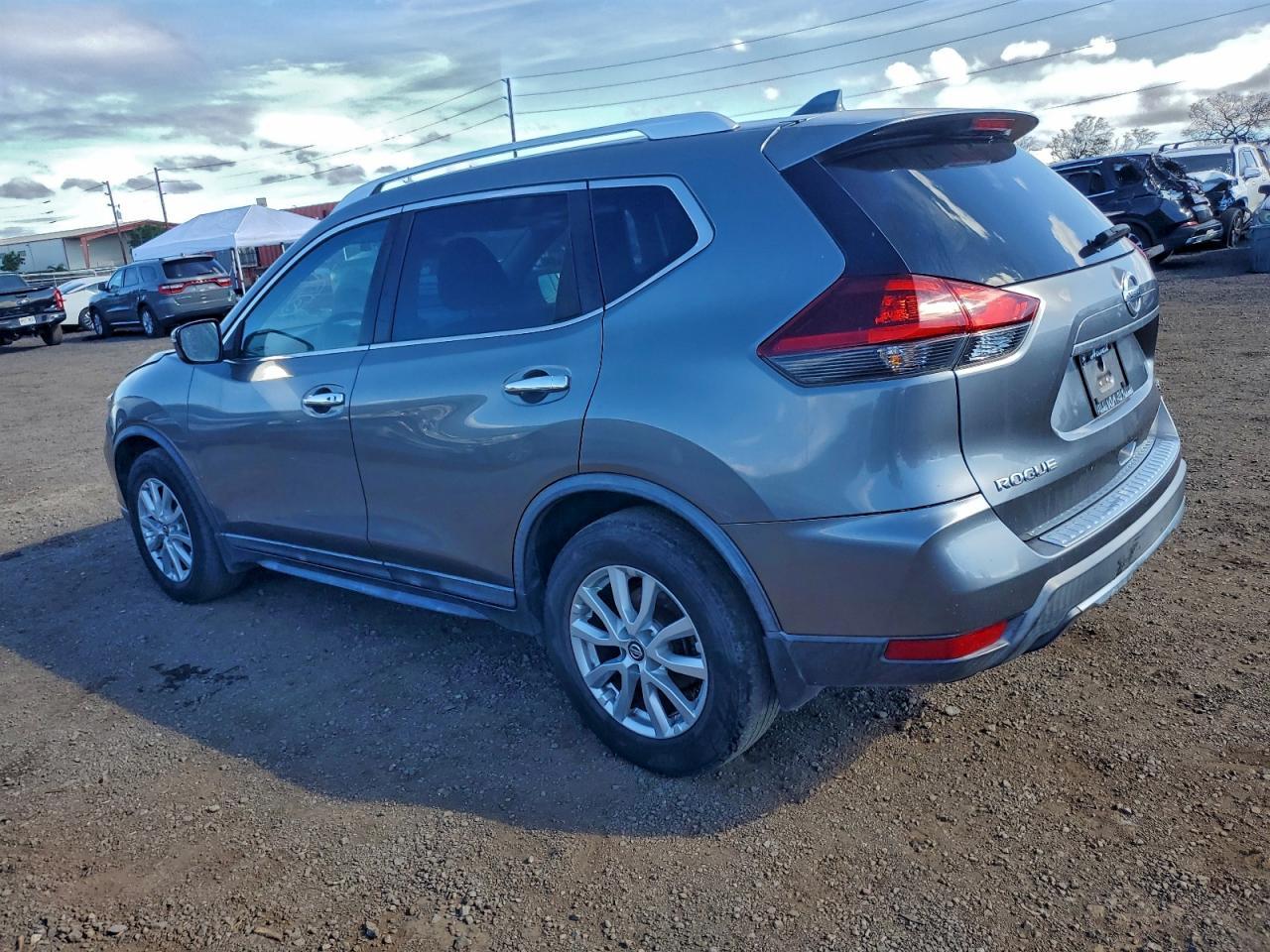 2018 Nissan Rogue S - zdjęcie 2