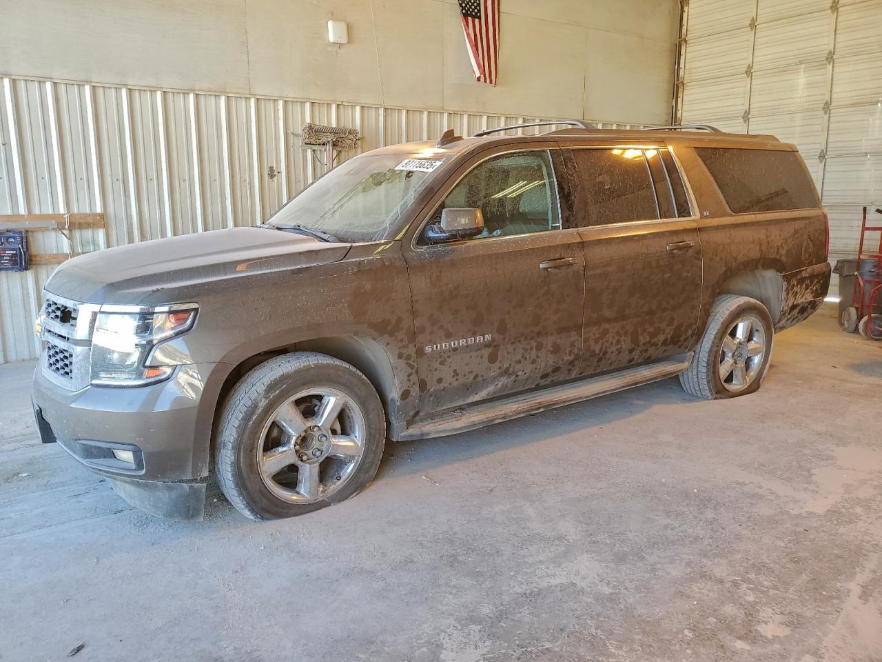 2016 Chevrolet Suburban C1500 Lt - zdjęcie główne