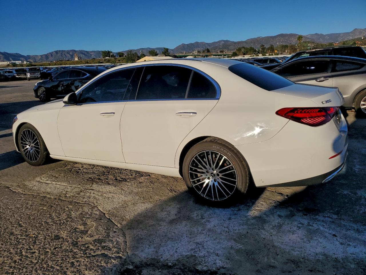 2023 Mercedes-Benz C 300 - zdjęcie 2