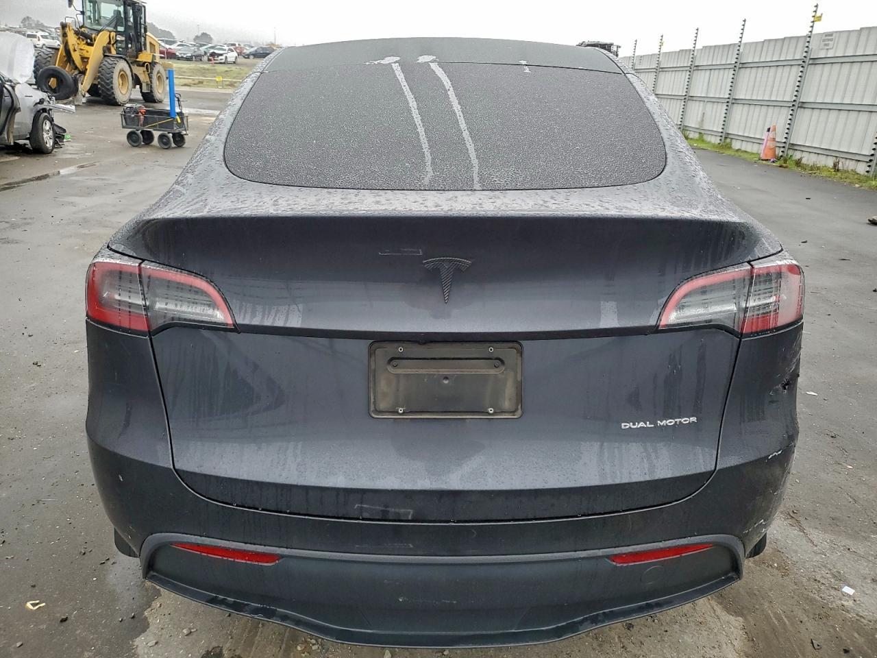 2024 Tesla Model Y - zdjęcie 6