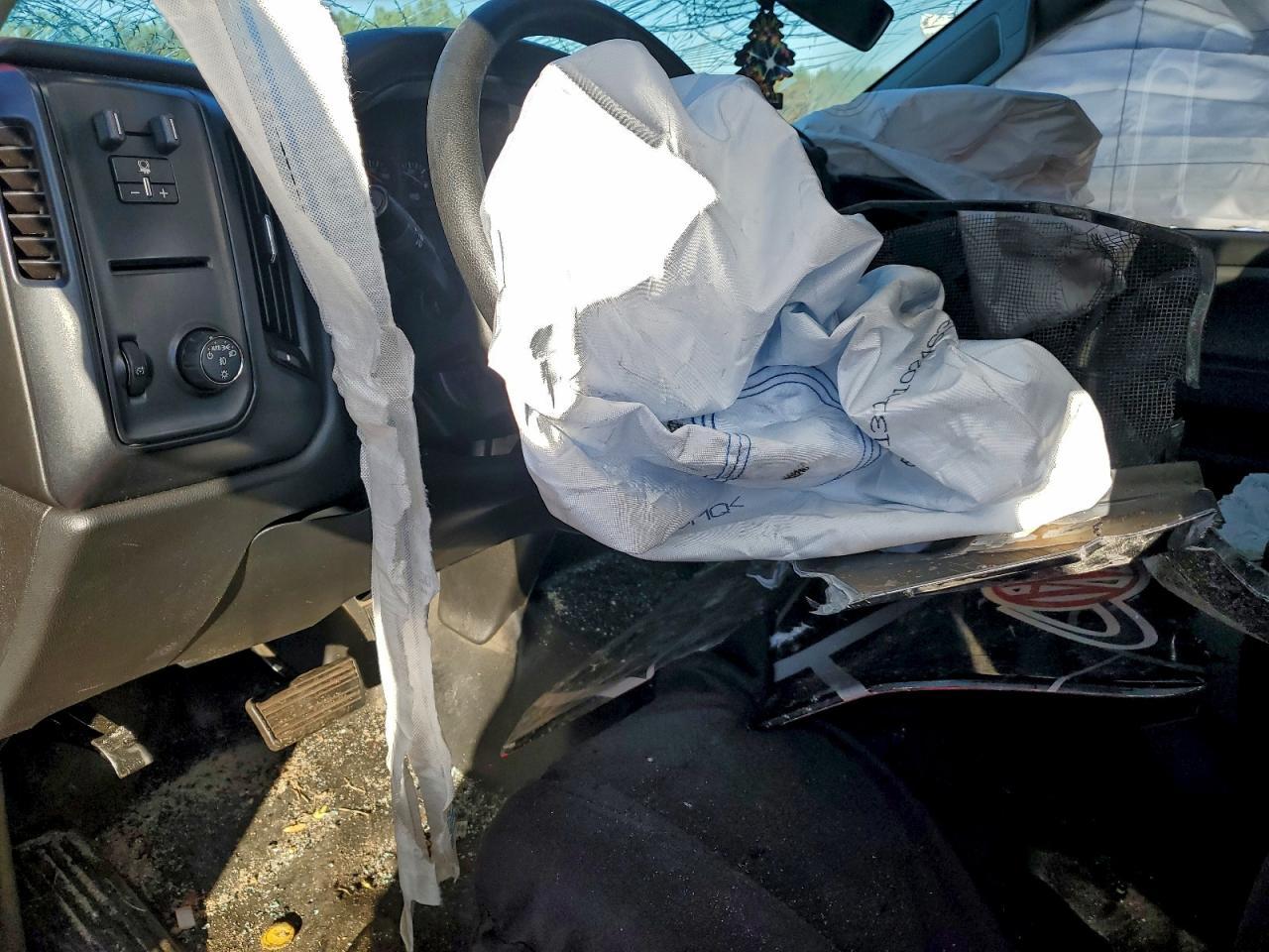 2022 Chevrolet Silverado Medium Duty - zdjęcie 8