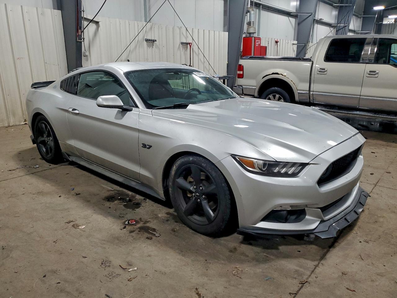 2016 Ford Mustang - zdjęcie 4