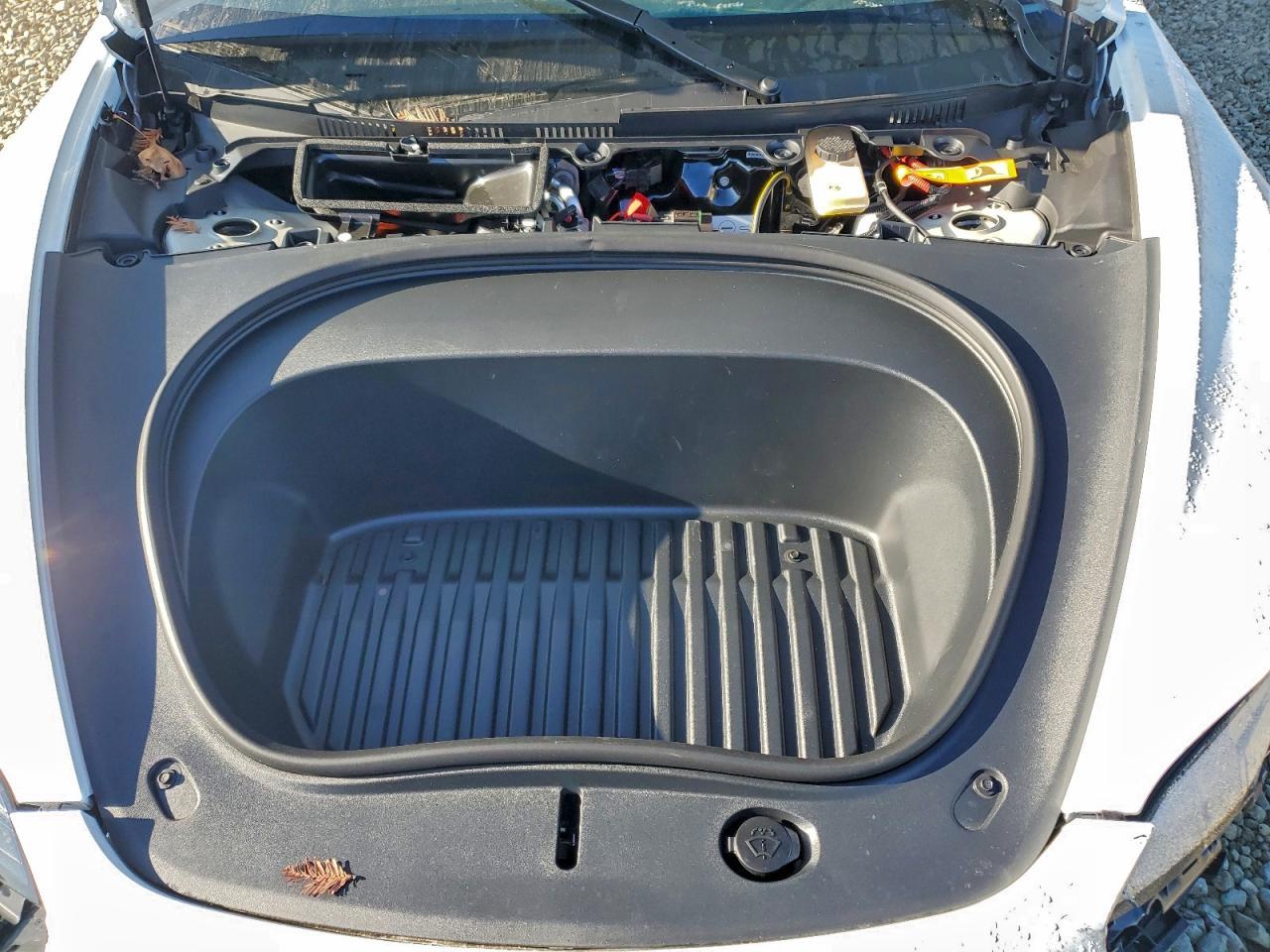 2026 Tesla Model 3 - zdjęcie 11